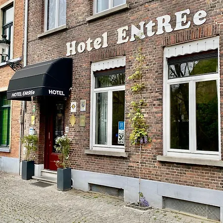 Entree - Canal View